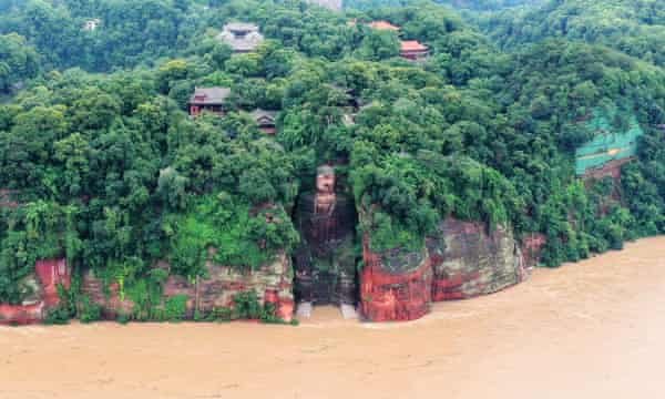 சீனாவின் 1200 ஆண்டு பழமையான புத்தர் சிலை